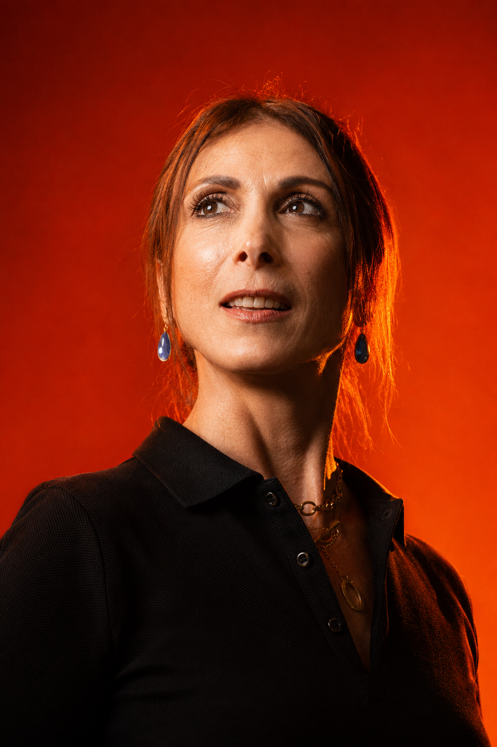 Ritratto contestuale di Chiara Saccà in ambiente professionale